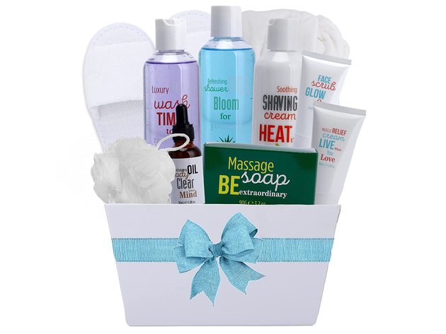 Luxe Bath Spa Gift Basket. New Self Care Spa Kit with Bathrobe!