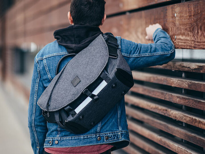 ALPAKA 7ven Messenger Bag (Grey) | StackSocial