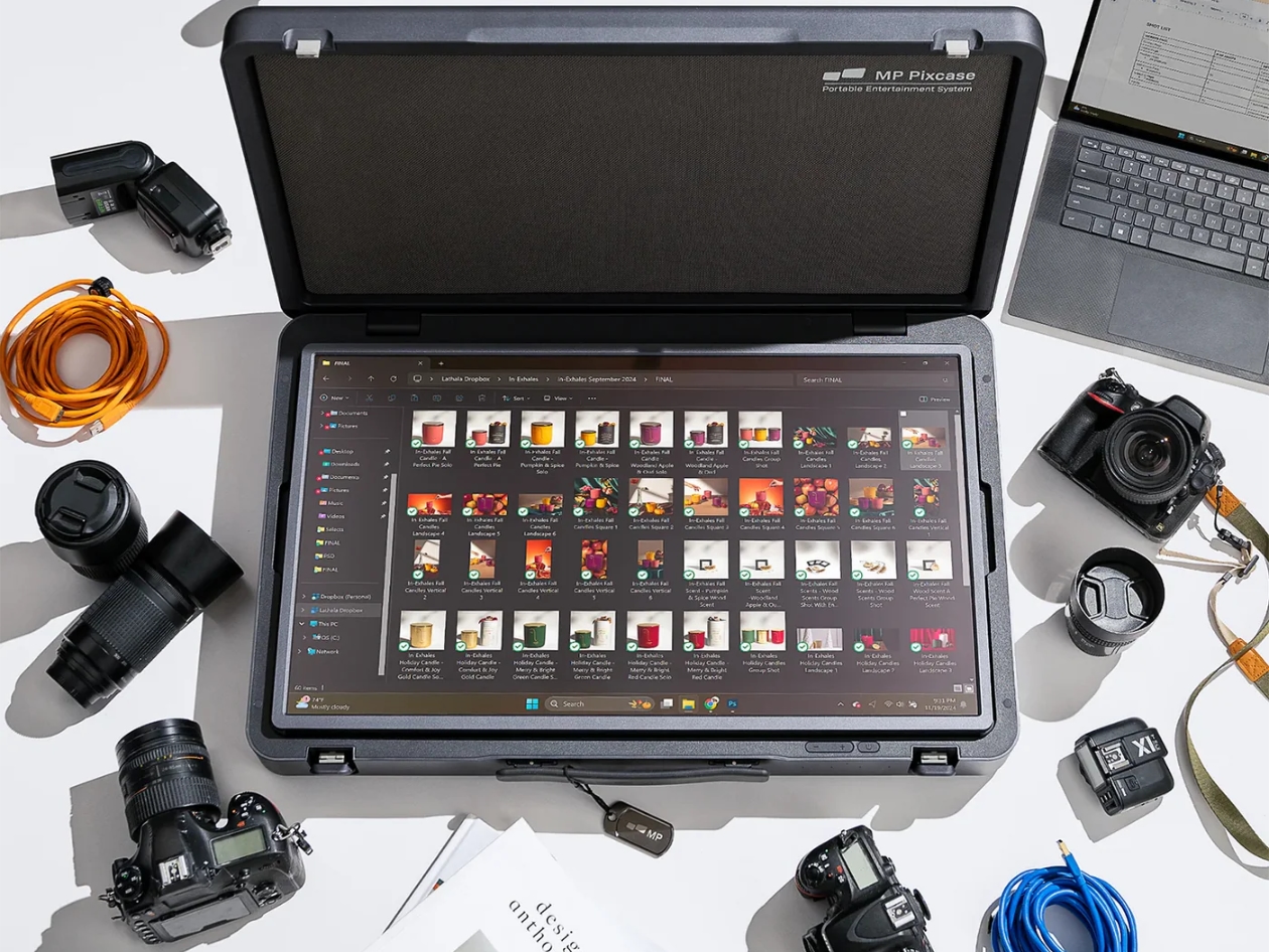 Pixcase 27" Portable Battery-Powered Touchscreen Entertainment System