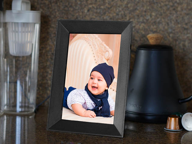 8" WiFi Digital Photo Frame with Auto Rotation & Photos/Videos Sharing