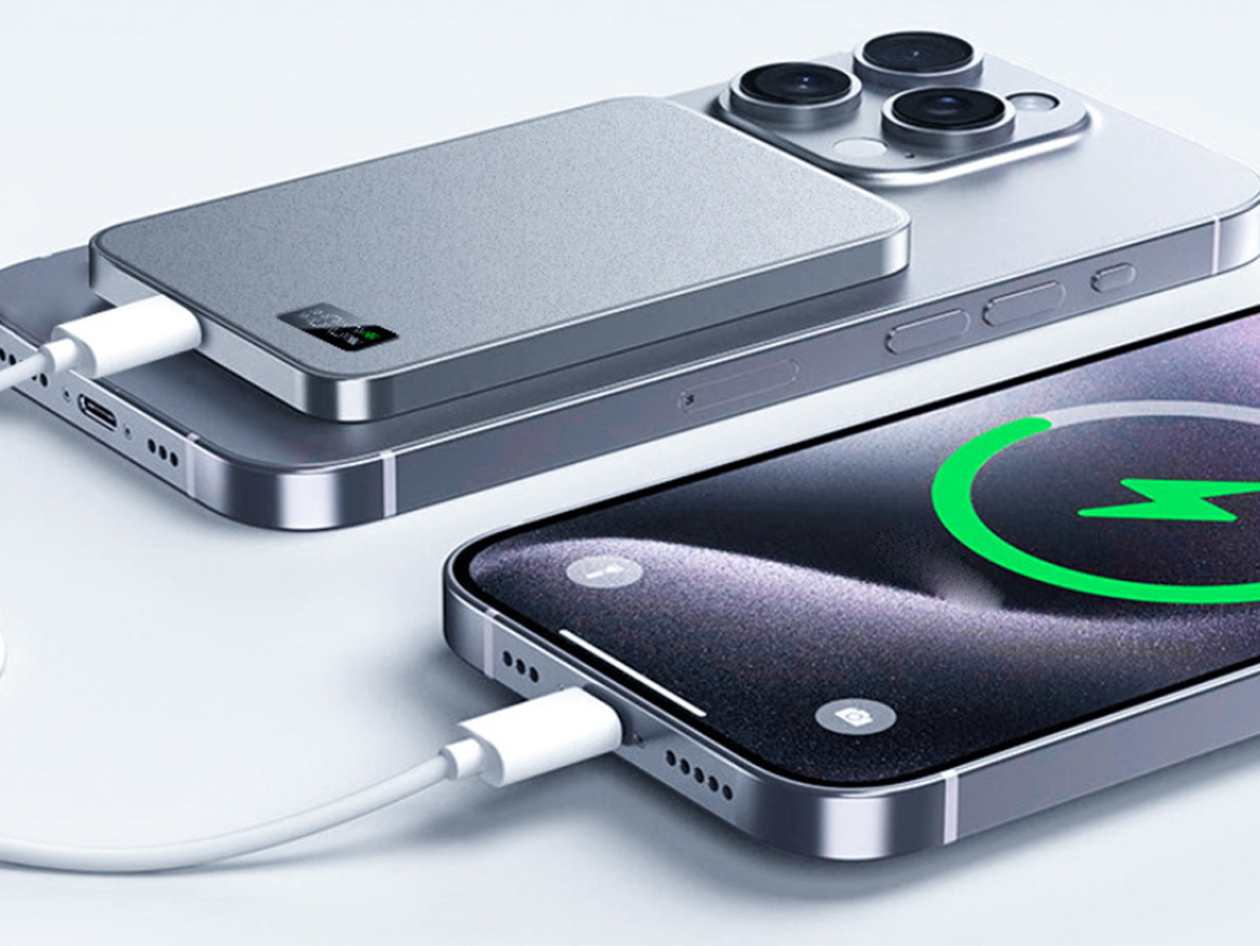 SpeedyMag 5000mAh Ultra Thin 3-in-1 Magnetic Wireless Charger (Silver)