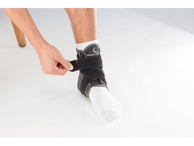 Mueller Sports Medicine HG80 Premium Soft Ankle Brace with Criss-Cross Elastic Strapping System, Small