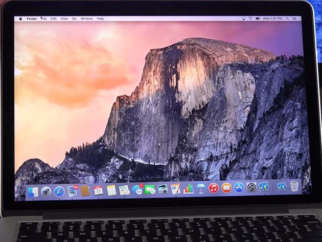 Apple MacBook Pro 13.3" 2.4GHz Core i5, 4GB RAM 500GB HDD (Refurbished) with Black Case