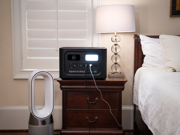 HomePower PRO Solar Generator ONE PRO + TWO PRO + 4 Solar Panels (800W) - 2-4 People