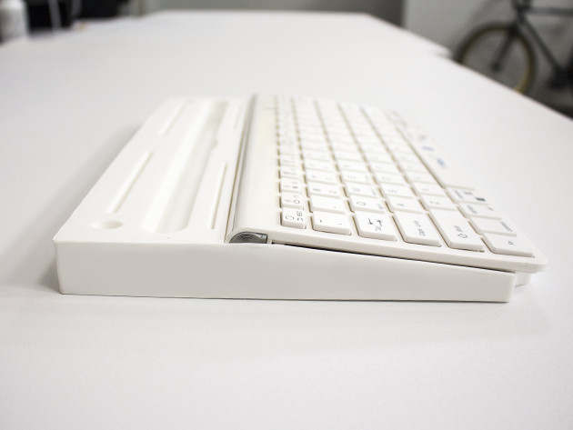 'The Neat Restt' 6-in-1 Keyboard Desk Organizer (White)