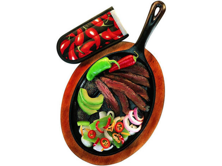 Lodge Cast Iron Fajita Set with Red Stained Wooden Underliner