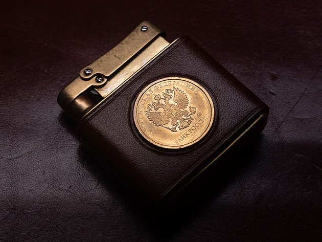 Classic Lighter with Eagle Coin Sleeve