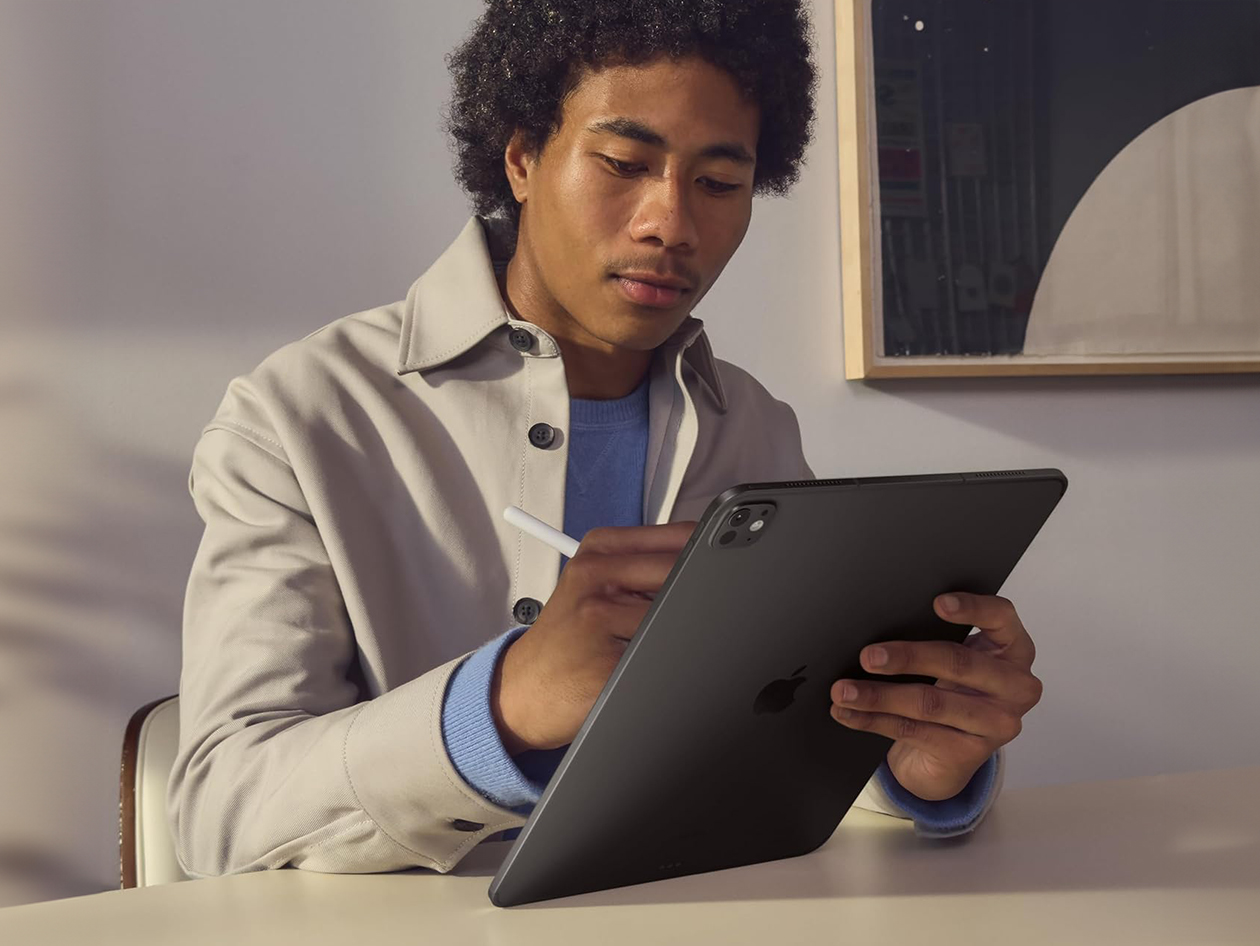 Apple iPad Pro 13" (2024) M4 2TB Wi-Fi Silver (Refurbished)