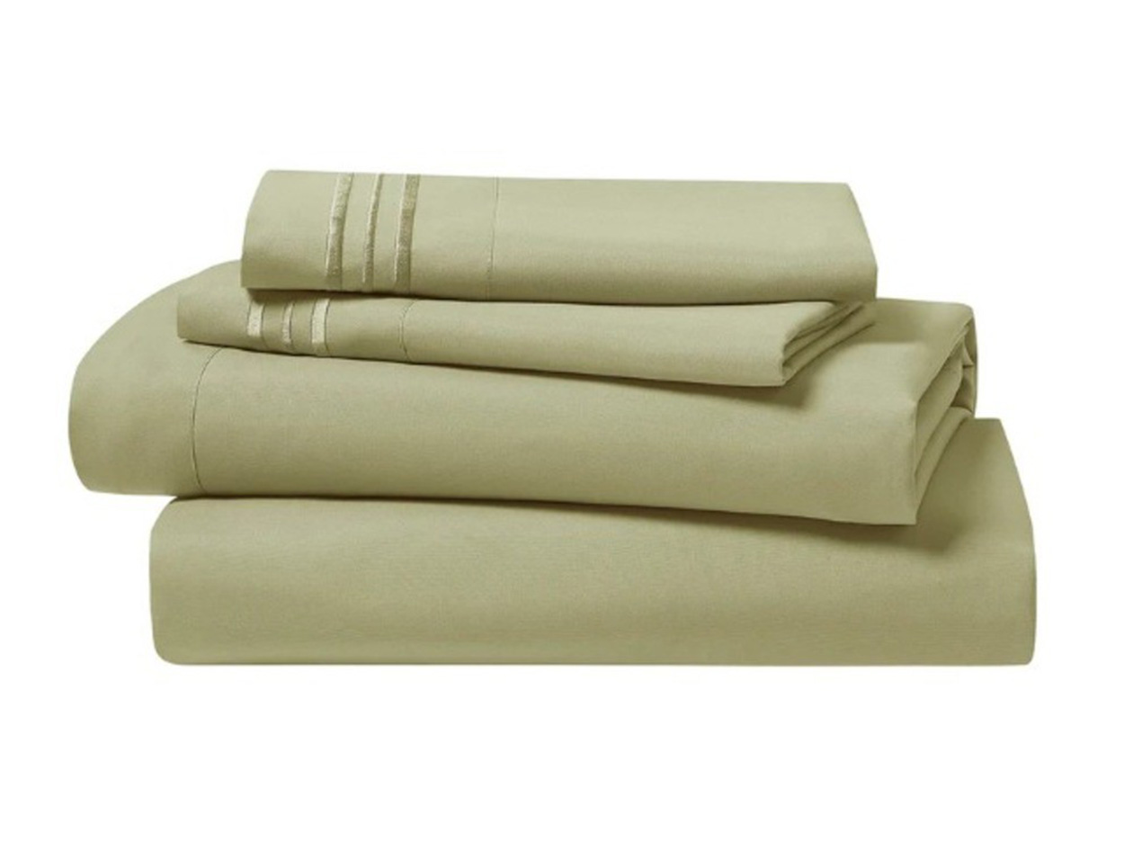 The Luxe 4-Piece Microfiber Bed Sheet Set (Sage/Queen)