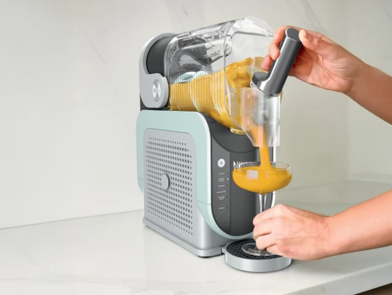 Ninja SLUSHi Professional Frozen Drink Maker 96-oz. Capacity (Refurbished)